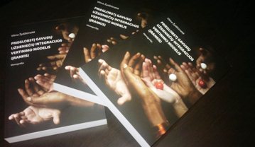 Tolerantiško jaunimo asociacijos išleista prof. V.Žydžiūnaitės parengta monografija.